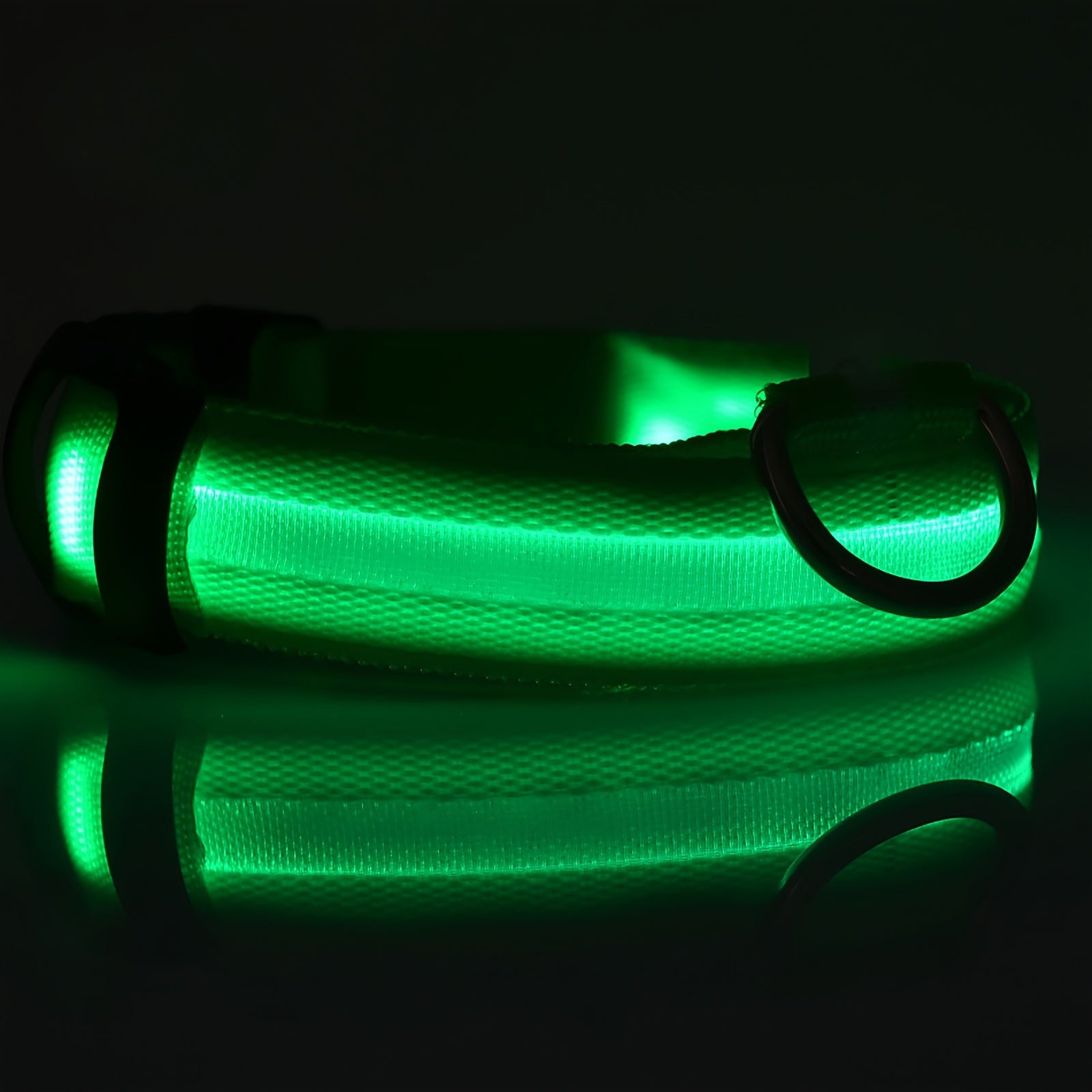 Collare Luminoso Regolabile per Cani - Sicurezza Notturna con Strisce Fluorescenti
